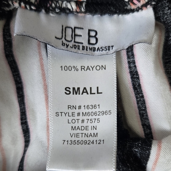*3/$15 Joe Benbasset Black, White, and Pink Striped High Waist Shorts - Picture 4 of 5